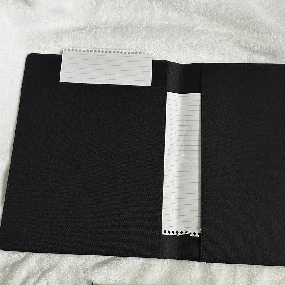 LEVENGER Black Leather Folio